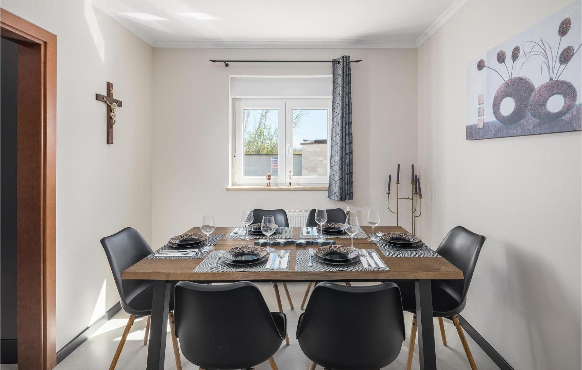 Ferienhaus 3 Bedroom Lovely Home In Porec