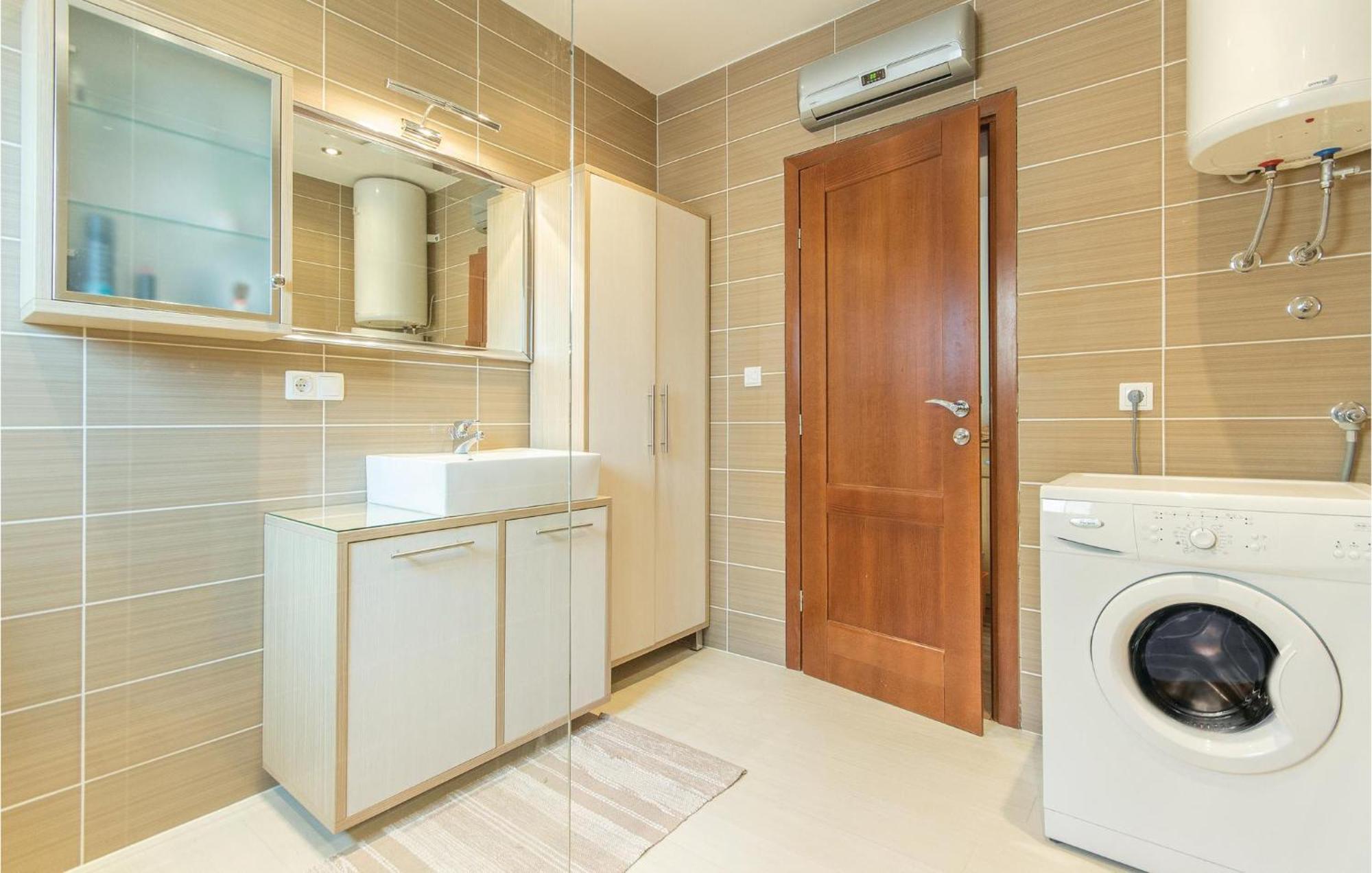 Vakantiehuis 3 Bedroom Lovely In