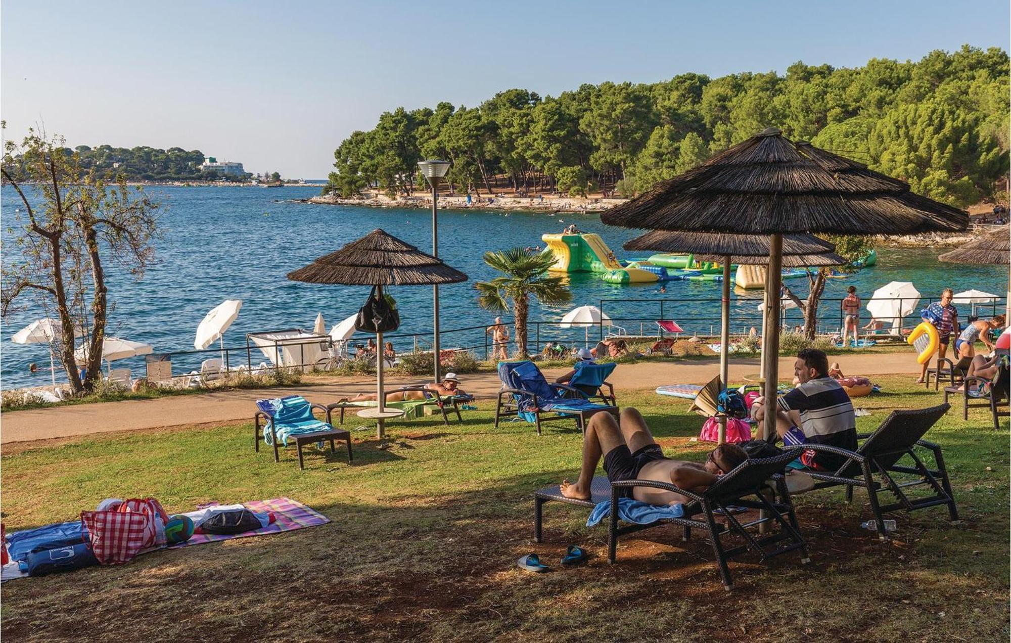 3 Bedroom Lovely Home In Porec *