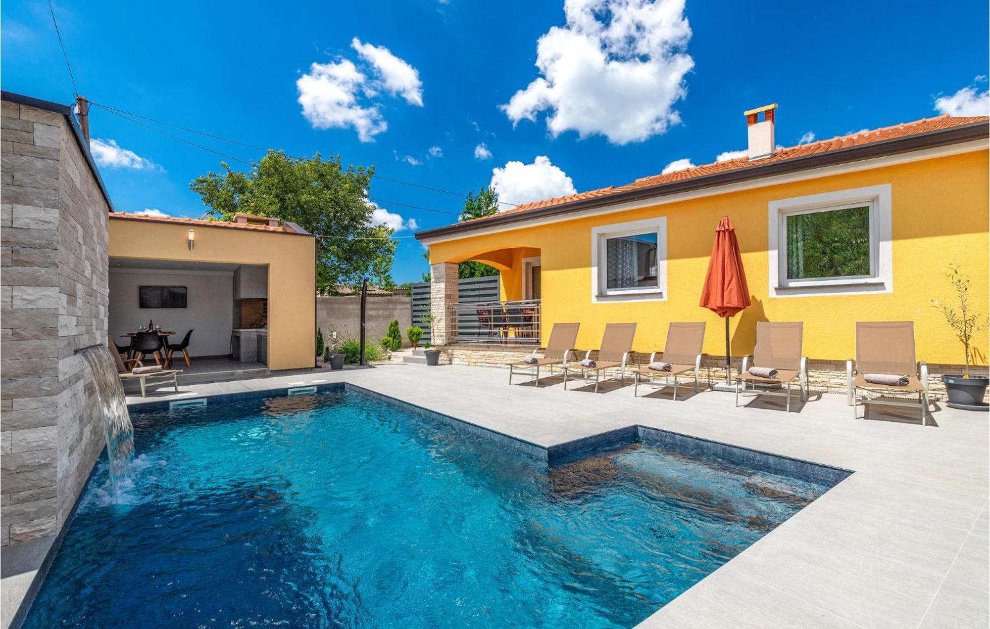 3 Bedroom Lovely Home In Porec Ferienhaus