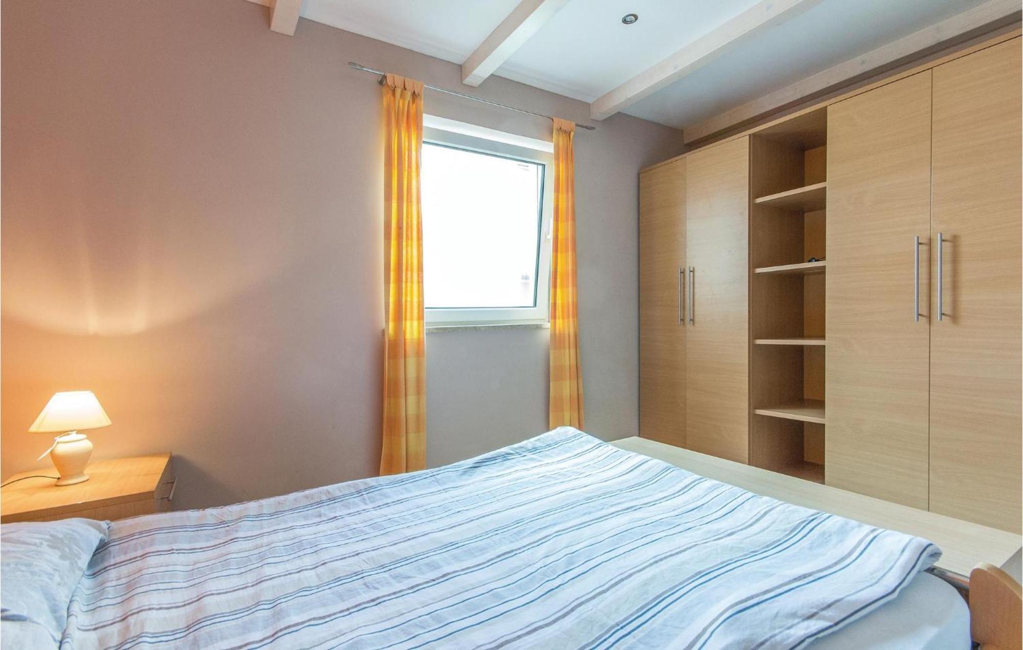 3 Bedroom Lovely Home In Porec *
